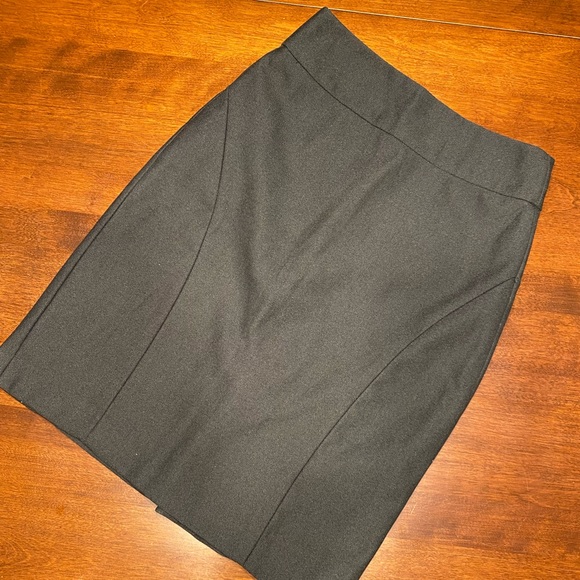 Banana Republic Pencil Skirt - Picture 1 of 8